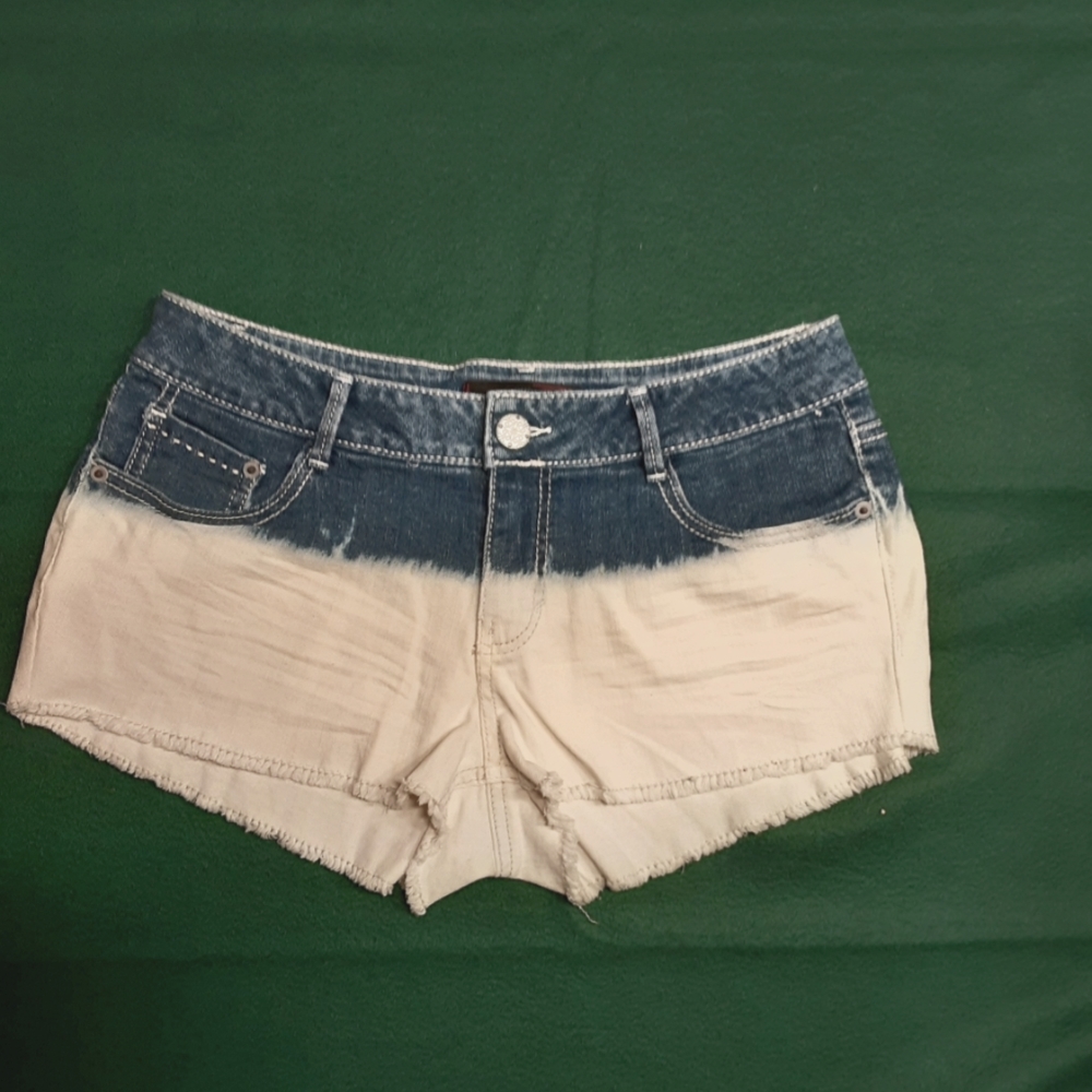 ♡♡♡♡♡ Womens size 11 denim shorts - Picture 1 of 6